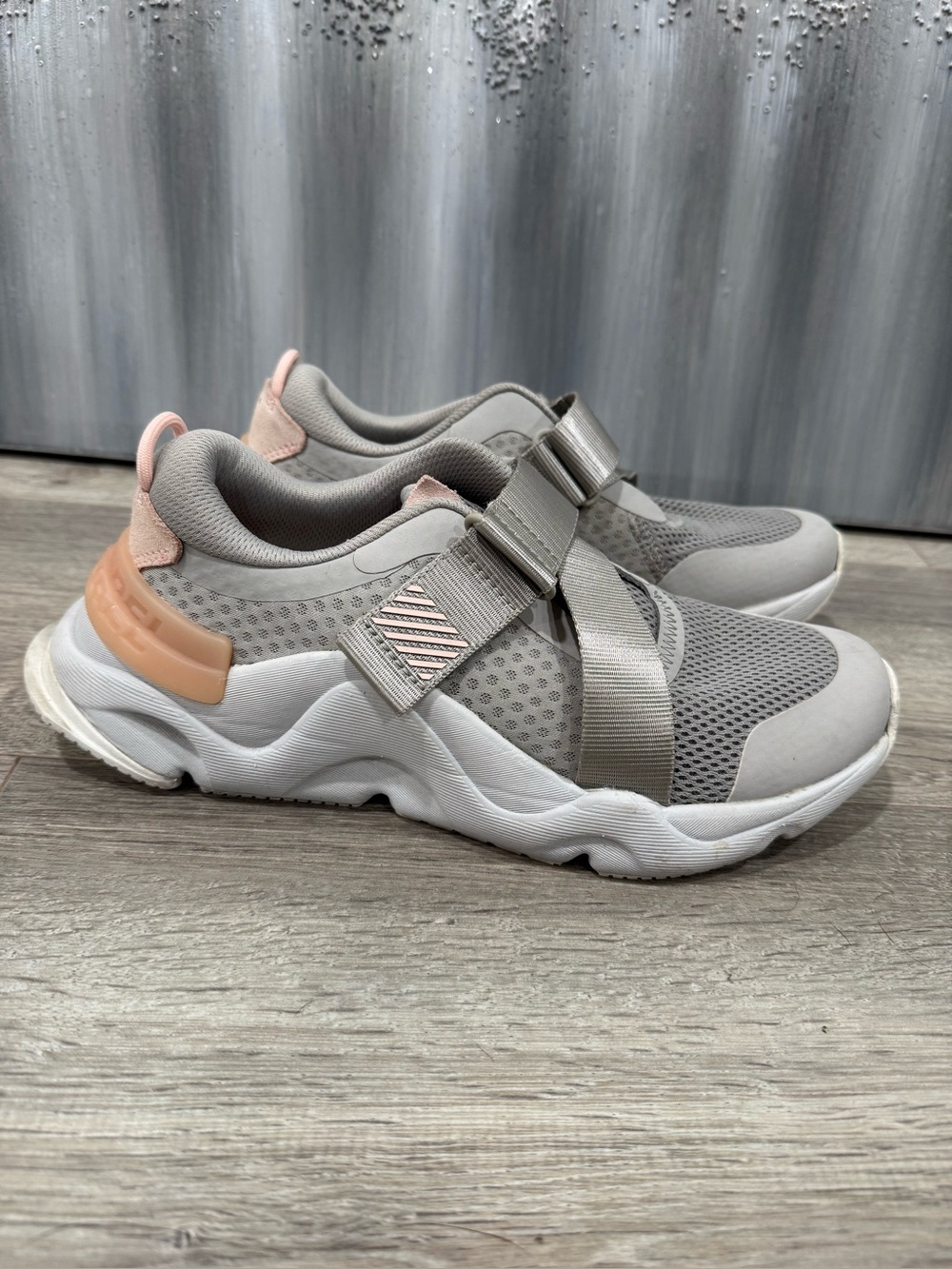 Sorrel Kinetic RNEGD Strap Sneakers